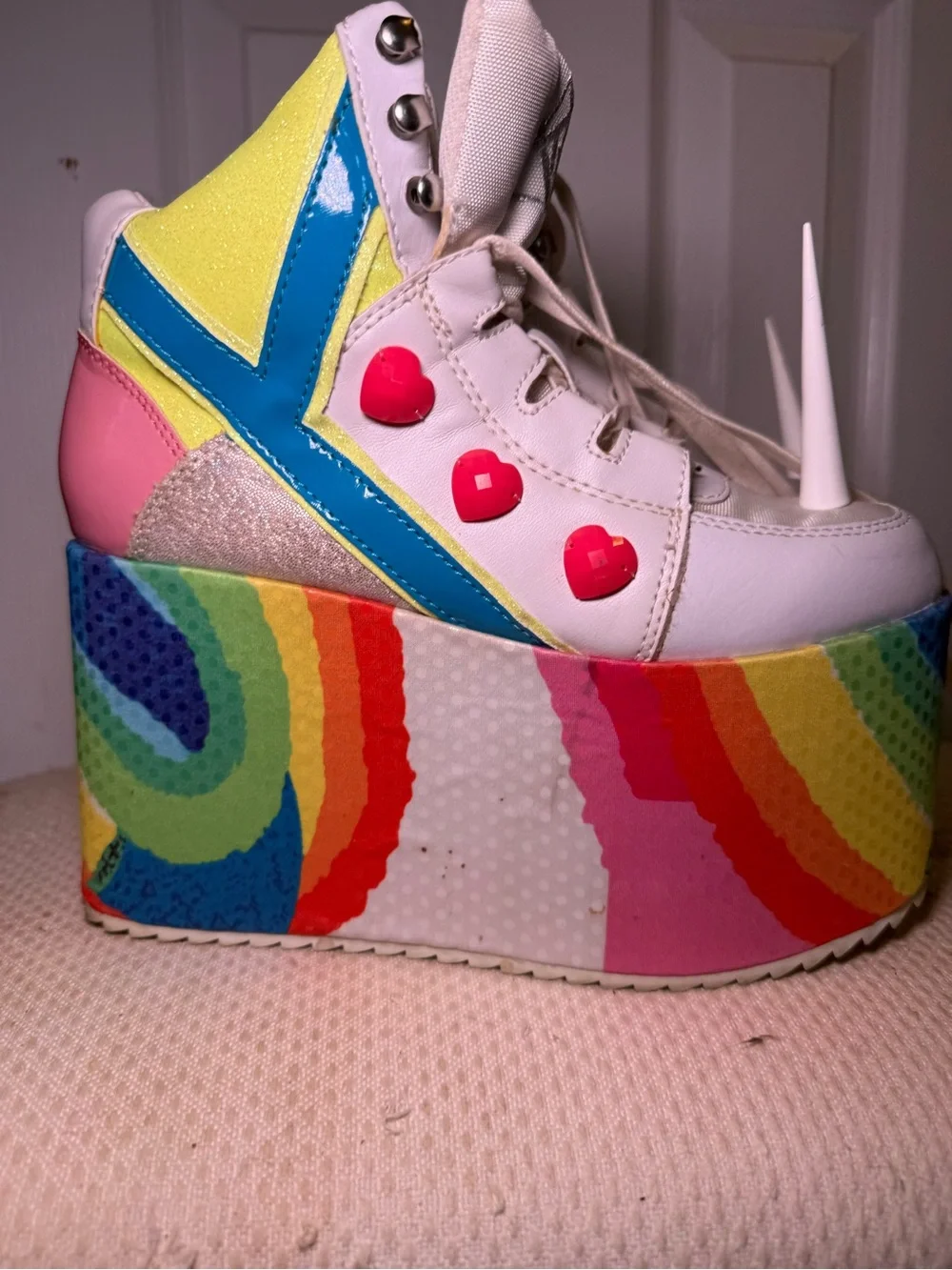 YRU qozmo unicorn